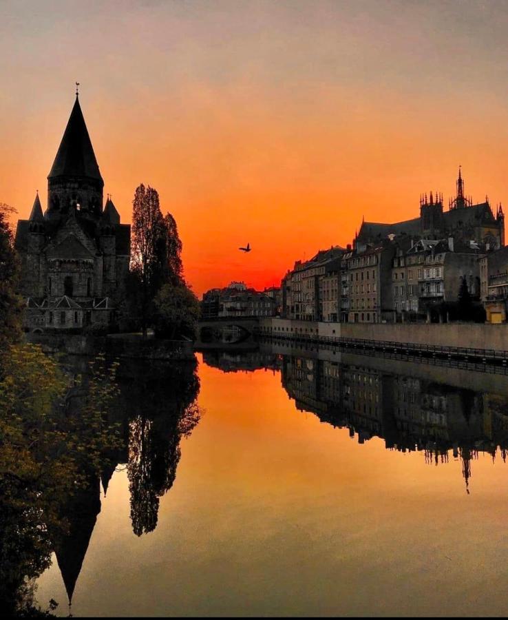 Au Fil De L'Eau Appartamento Metz Esterno foto